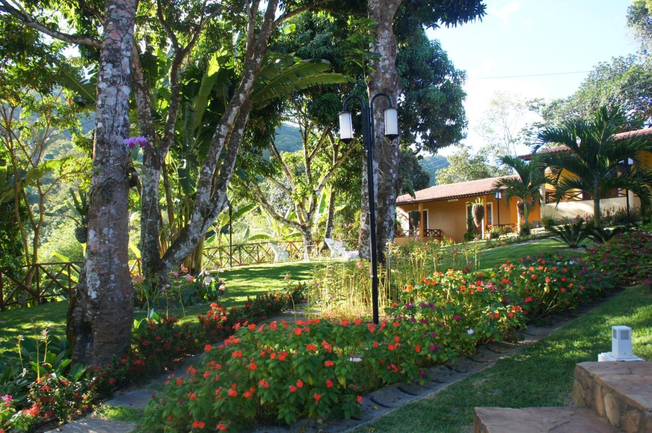 Hotel Cantinho Das Flores グアラミランガ エクステリア 写真